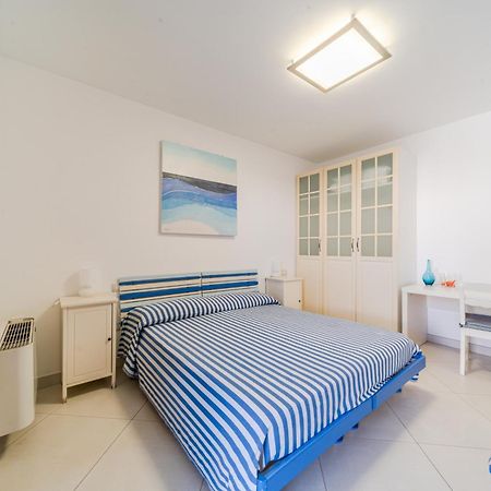 Lo Scalo Bed And Breakfast Marina Di Novaglie Alessano Exterior foto